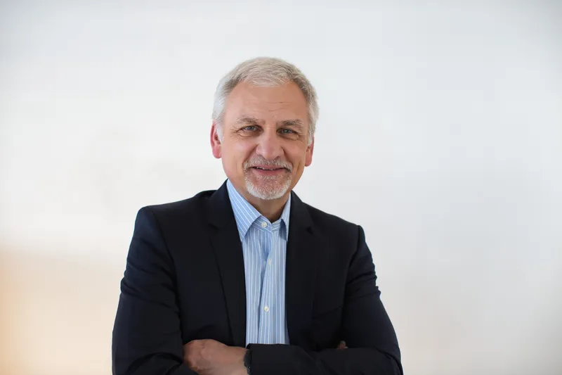 Dr. Gerald Scheuer